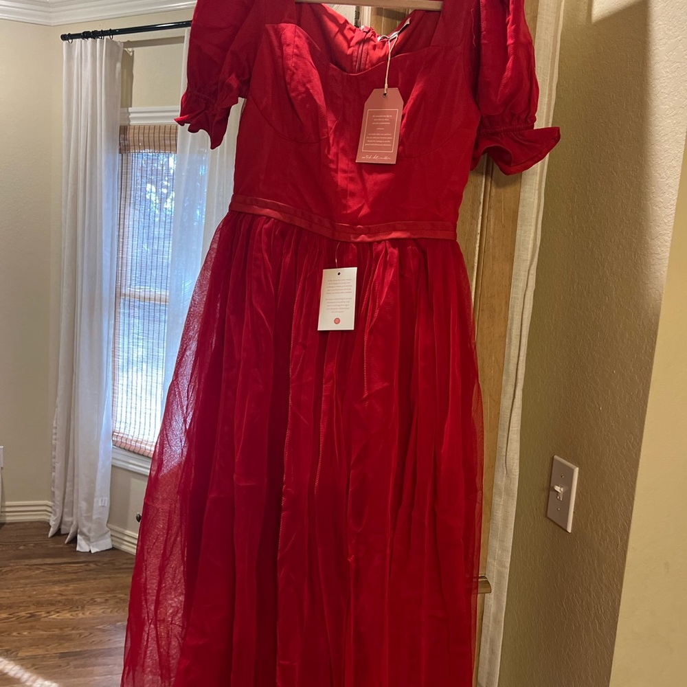 Ivy City Co Vibrant Red Midi Dress- Ballerina ~ tulle ~ NWT ~ puff sleeve - Picture 2 of 3